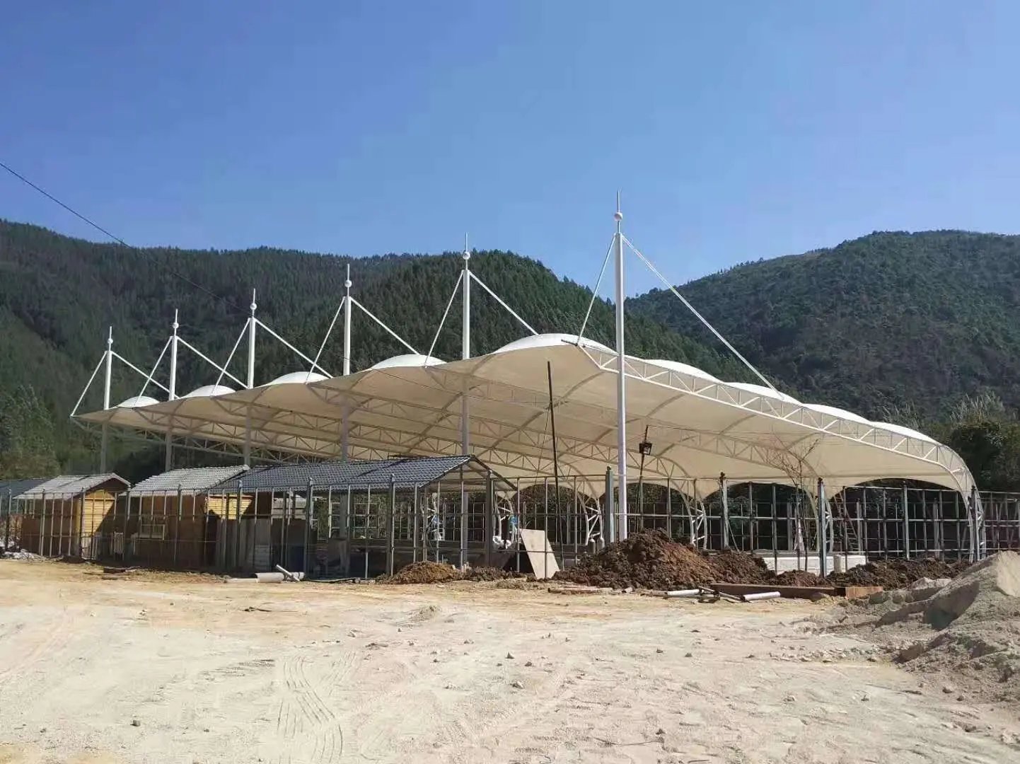 宿迁小区充电桩汽车棚厂家与户外停车场膜结构车篷安装公司选择指南